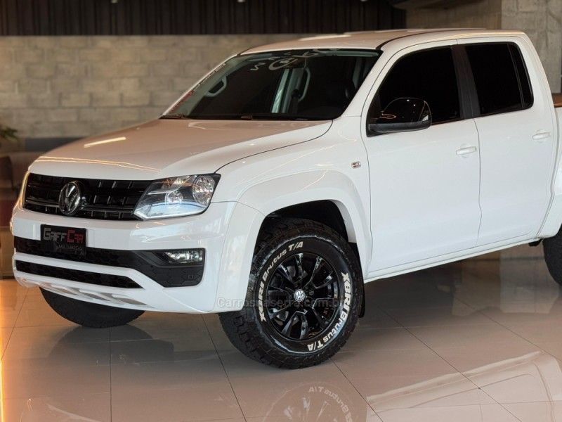 VOLKSWAGEN AMAROK 2.0 4X4 TDI COMFORTILINE CD 2018/2019 GRIFFCAR MULTIMARCAS DOIS IRMÃOS / Carros no Vale