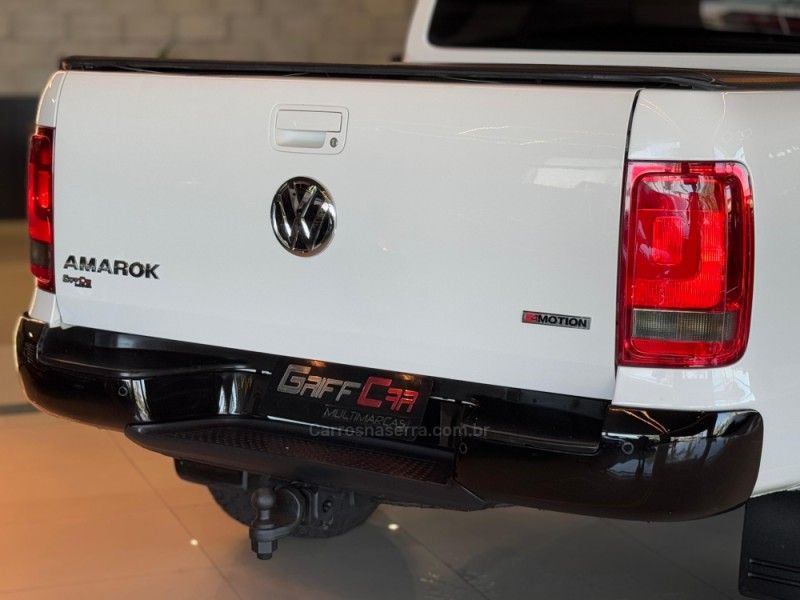 VOLKSWAGEN AMAROK 2.0 4X4 TDI COMFORTILINE CD 2018/2019 GRIFFCAR MULTIMARCAS DOIS IRMÃOS / Carros no Vale