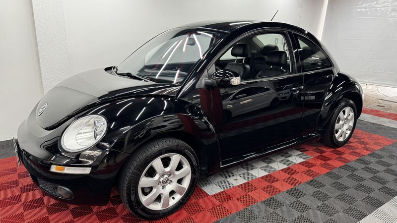 VOLKSWAGEN New Beetle 2.0 Mi Mec./. 2008/2009 CIRNE AUTOMÓVEIS SANTA MARIA / Carros no Vale