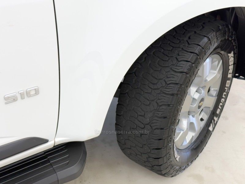 CHEVROLET S10 2.8 LS 4X4 CD 16V TURBO 2022/2023 FOCAR VEÍCULOS CAXIAS DO SUL / Carros no Vale