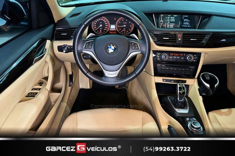 BMW X1 2.0 16V TURBO SDRIVE20I SPORT 2013/2014 GARCEZ VEÍCULOS BENTO GONÇALVES / Carros no Vale