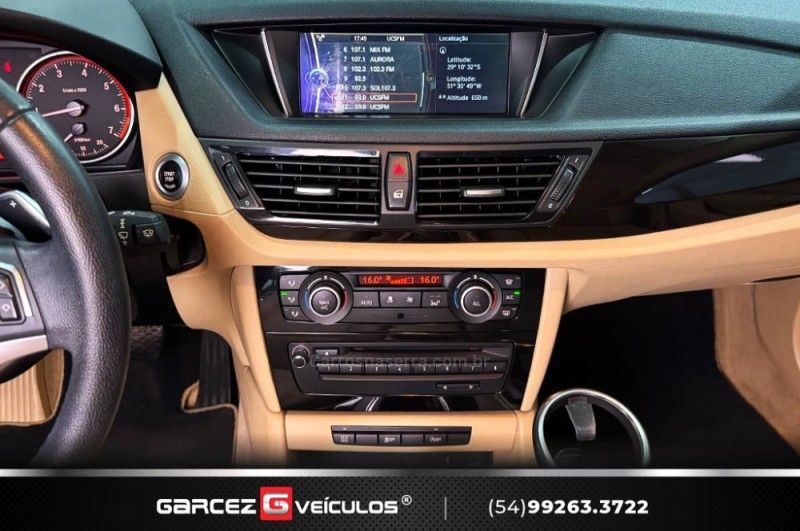 BMW X1 2.0 16V TURBO SDRIVE20I SPORT 2013/2014 GARCEZ VEÍCULOS BENTO GONÇALVES / Carros no Vale