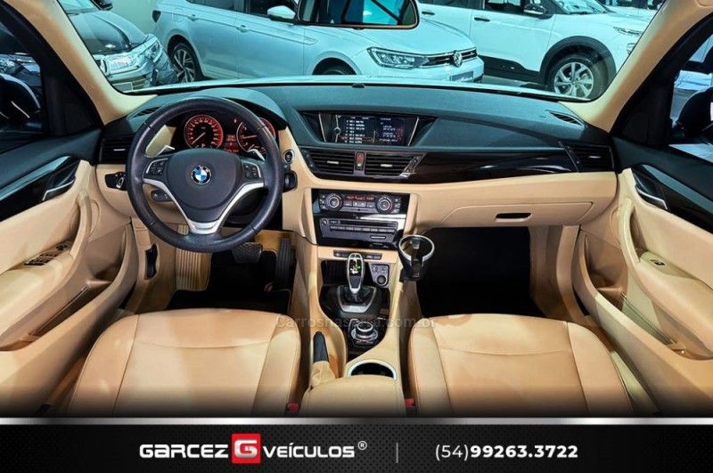 BMW X1 2.0 16V TURBO SDRIVE20I SPORT 2013/2014 GARCEZ VEÍCULOS BENTO GONÇALVES / Carros no Vale
