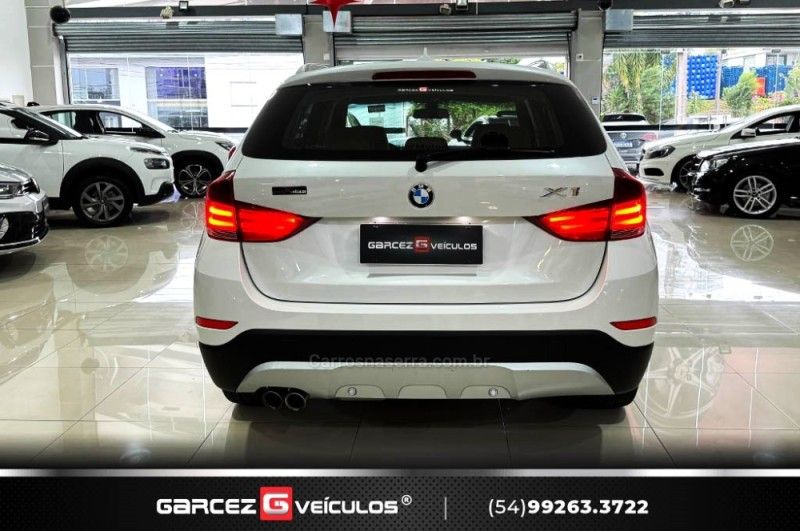 BMW X1 2.0 16V TURBO SDRIVE20I SPORT 2013/2014 GARCEZ VEÍCULOS BENTO GONÇALVES / Carros no Vale