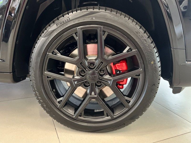 JEEP COMPASS 2.0 HURRICANE BLACKHAWK 4X4 TURBO 2024/2025 ÓTIMA CAR FLORES DA CUNHA / Carros no Vale