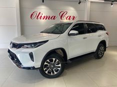 TOYOTA HILUX SW4 2.8 4X4 SRX PLATINUM TURBO 2024/2025 ÓTIMA CAR FLORES DA CUNHA / Carros no Vale