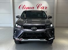 TOYOTA HILUX SW4 2.8 4X4 SRX PLATINUM TURBO 2024/2025 ÓTIMA CAR FLORES DA CUNHA / Carros no Vale