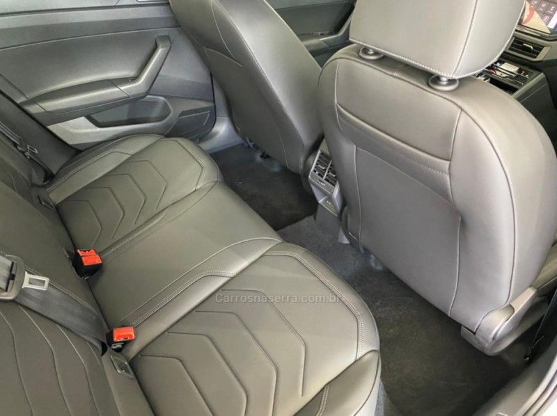 VOLKSWAGEN VIRTUS 1.0 200 TSI COMFORTLINE 2025/2025 ÓTIMA CAR FLORES DA CUNHA / Carros no Vale