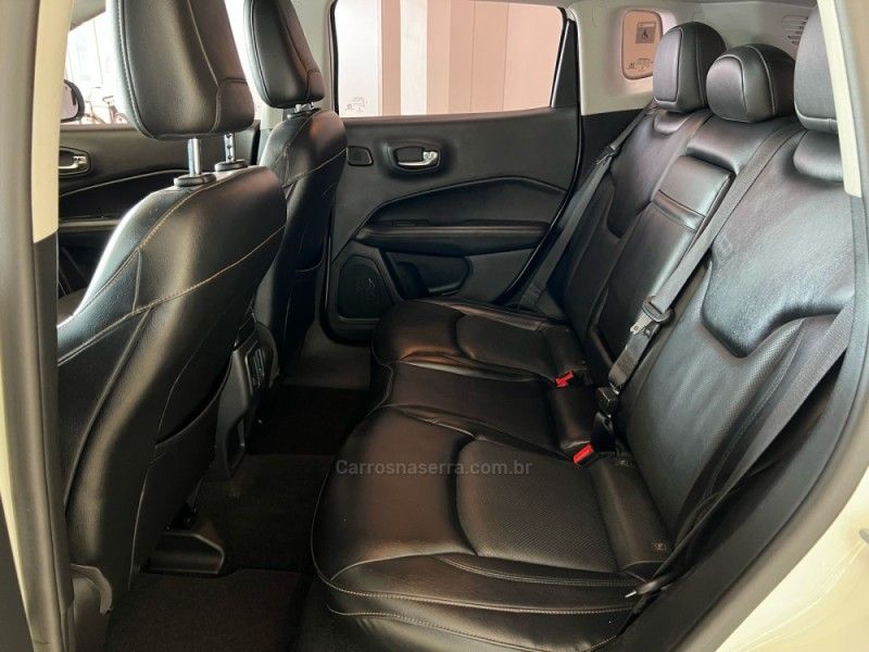 JEEP COMPASS 2.0 16V LONGITUDE 4X4 2017/2017 CIMIRRO AUTOMÓVEIS TAQUARA / Carros no Vale