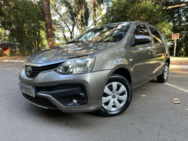 TOYOTA ETIOS 1.3 X 16V 2017/2018 KASPER VEÍCULOS DOIS IRMÃOS / Carros no Vale