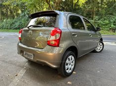 TOYOTA ETIOS 1.3 X 16V 2017/2018 KASPER VEÍCULOS DOIS IRMÃOS / Carros no Vale