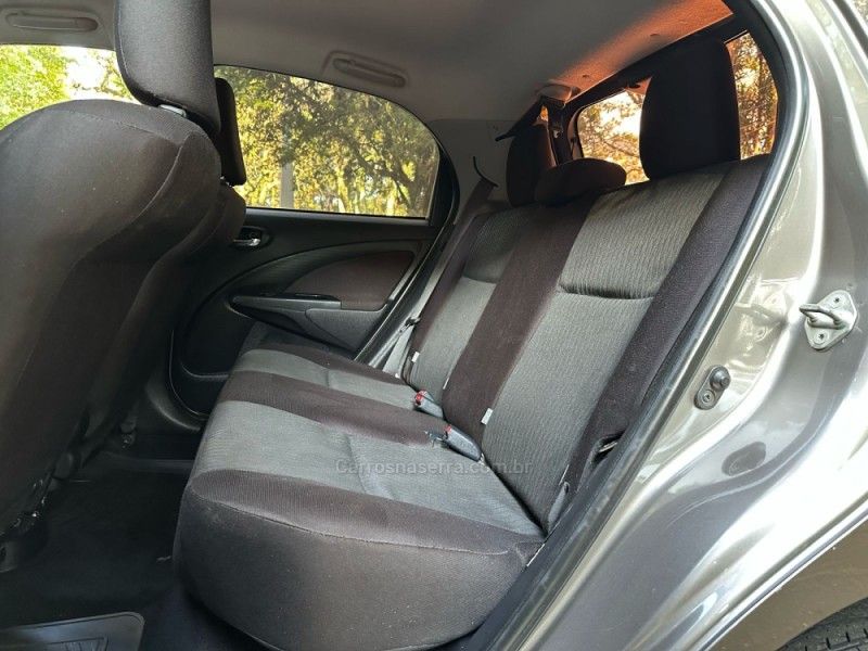 TOYOTA ETIOS 1.3 X 16V 2017/2018 KASPER VEÍCULOS DOIS IRMÃOS / Carros no Vale