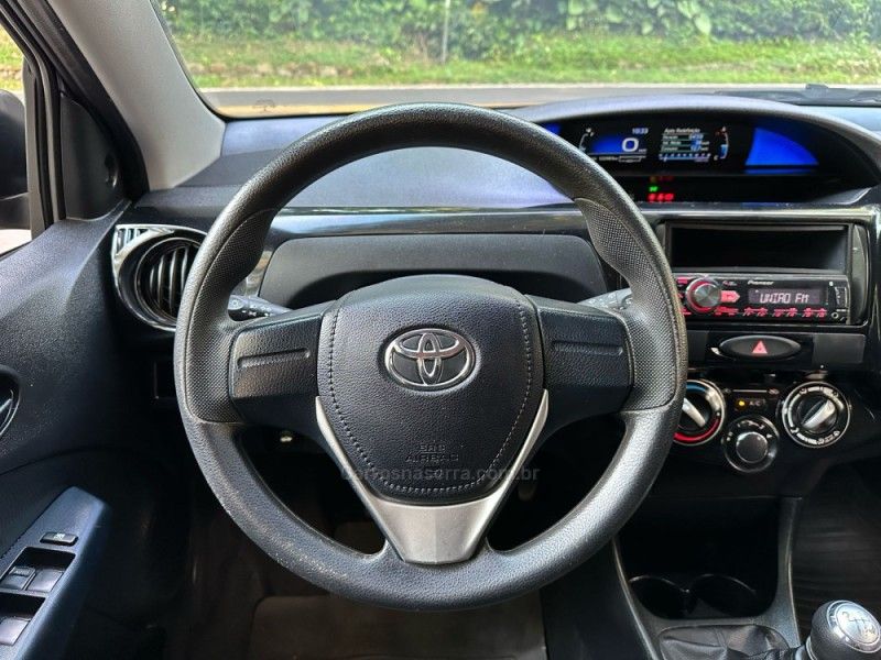 TOYOTA ETIOS 1.3 X 16V 2017/2018 KASPER VEÍCULOS DOIS IRMÃOS / Carros no Vale