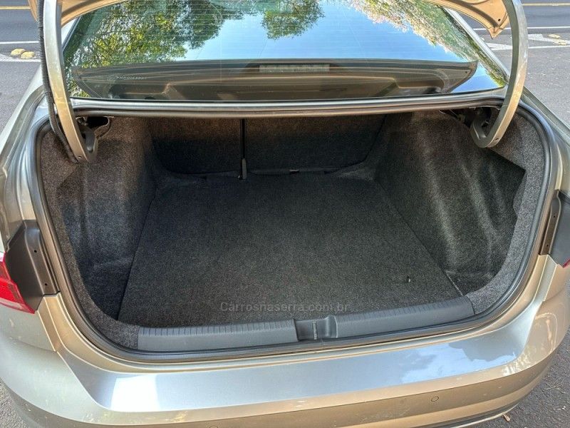 VOLKSWAGEN VIRTUS 1.0 200 TSI COMFORTLINE 2021/2022 KASPER VEÍCULOS DOIS IRMÃOS / Carros no Vale