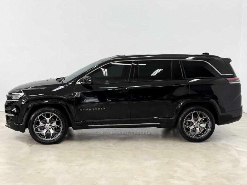 JEEP COMMANDER 1.3 OVERLAND T270 16V 4X2 TURBO 2023/2023 FOCAR VEÍCULOS CAXIAS DO SUL / Carros no Vale