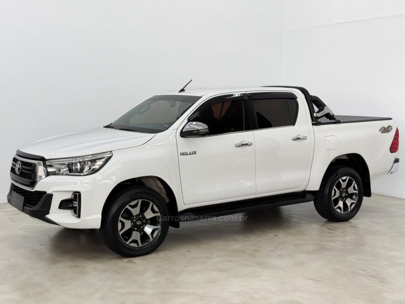 TOYOTA HILUX 2.8 SRX 4X4 CD 16V 2018/2019 FOCAR VEÍCULOS CAXIAS DO SUL / Carros no Vale
