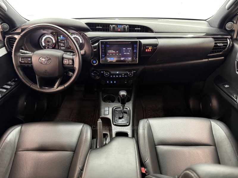 TOYOTA HILUX 2.8 SRX 4X4 CD 16V 2018/2019 FOCAR VEÍCULOS CAXIAS DO SUL / Carros no Vale