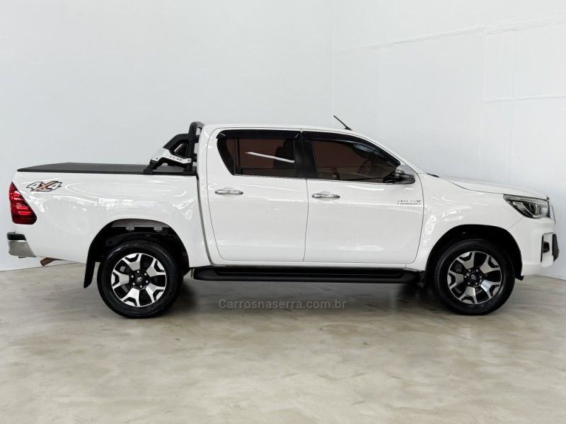 TOYOTA HILUX 2.8 SRX 4X4 CD 16V 2018/2019 FOCAR VEÍCULOS CAXIAS DO SUL / Carros no Vale