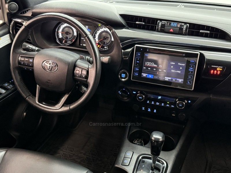 TOYOTA HILUX 2.8 SRX 4X4 CD 16V 2018/2019 FOCAR VEÍCULOS CAXIAS DO SUL / Carros no Vale