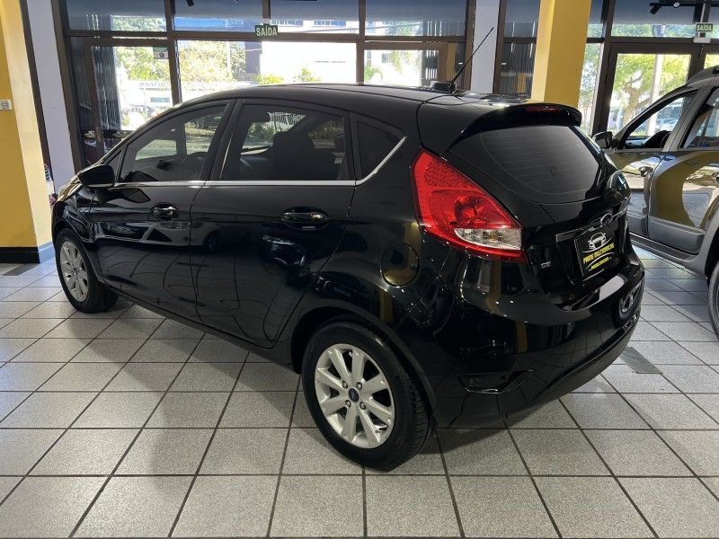 FORD FIESTA 1.6 SE HATCH 16V 2012/2012 PRIME MULTIMARCAS CAXIAS DO SUL / Carros no Vale