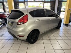 FORD FIESTA 1.6 TITANIUM HATCH 16V 2014/2015 PRIME MULTIMARCAS CAXIAS DO SUL / Carros no Vale