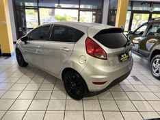 FORD FIESTA 1.6 TITANIUM HATCH 16V 2014/2015 PRIME MULTIMARCAS CAXIAS DO SUL / Carros no Vale