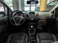 FORD FIESTA 1.6 TITANIUM HATCH 16V 2014/2015 PRIME MULTIMARCAS CAXIAS DO SUL / Carros no Vale