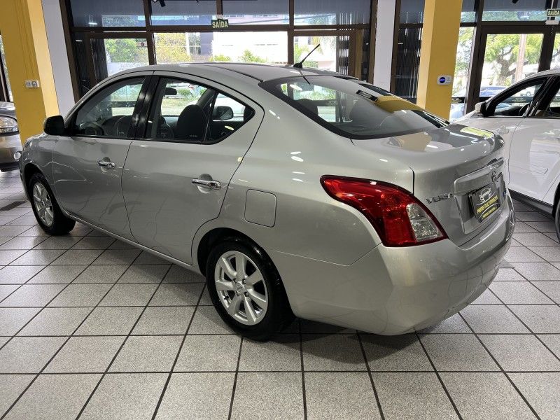 NISSAN VERSA 1.6 16V SL 2013/2013 PRIME MULTIMARCAS CAXIAS DO SUL / Carros no Vale