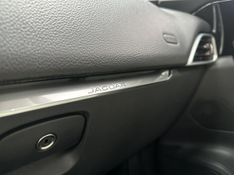 Jaguar F-Pace 2.0 Prestige 180cv 2016/2017 CIRNE AUTOMÓVEIS SANTA MARIA / Carros no Vale
