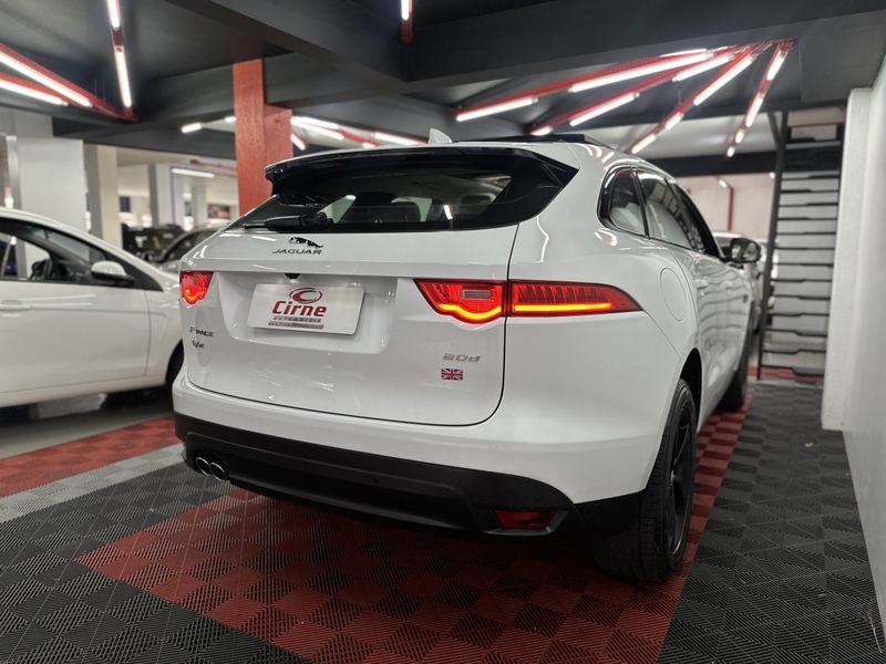 Jaguar F-Pace 2.0 Prestige 180cv 2016/2017 CIRNE AUTOMÓVEIS SANTA MARIA / Carros no Vale