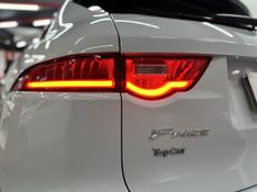 Jaguar F-Pace 2.0 Prestige 180cv 2016/2017 CIRNE AUTOMÓVEIS SANTA MARIA / Carros no Vale