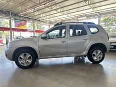 Renault DUSTER Dynamique 2.0 16V 2015/2016 CIRNE AUTOMÓVEIS SANTA MARIA / Carros no Vale