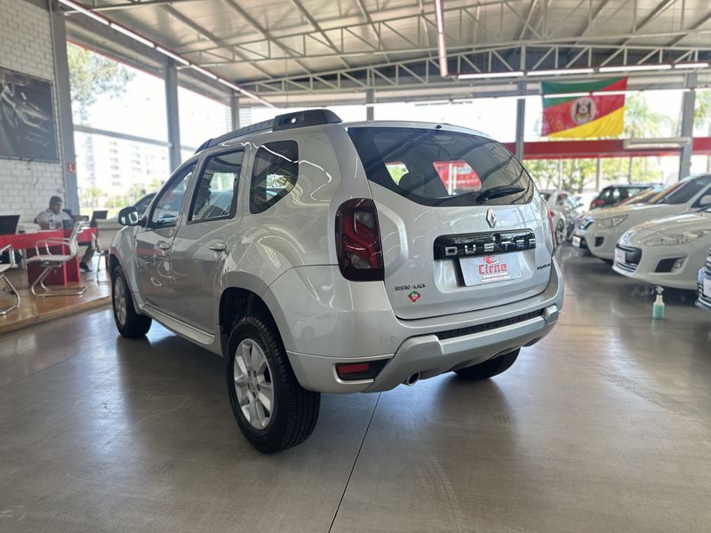 Renault DUSTER Dynamique 2.0 16V 2015/2016 CIRNE AUTOMÓVEIS SANTA MARIA / Carros no Vale