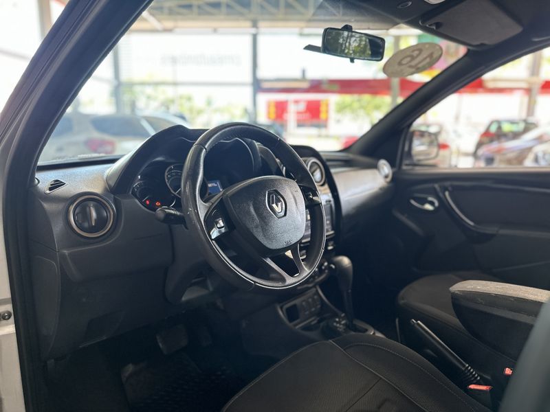 Renault DUSTER Dynamique 2.0 16V 2015/2016 CIRNE AUTOMÓVEIS SANTA MARIA / Carros no Vale
