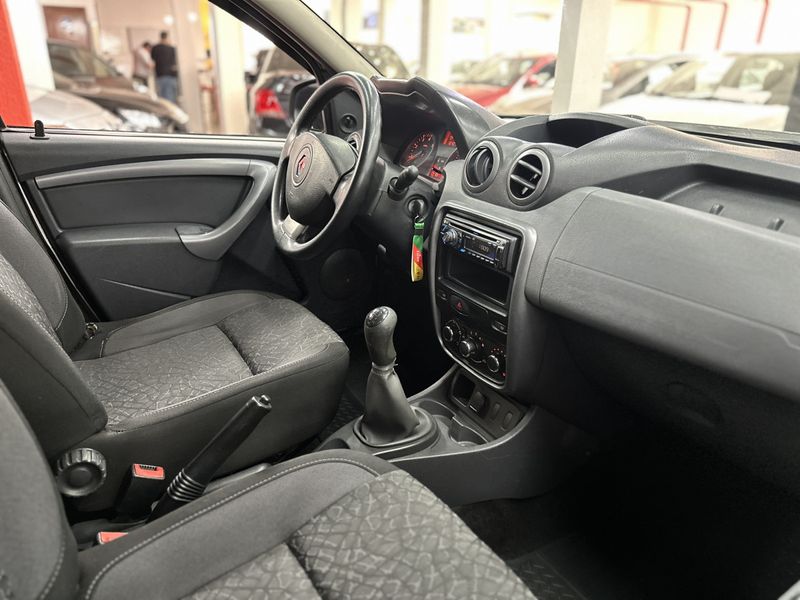 Renault DUSTER Expression 1.6 Hi 16V Mec. 2013/2013 CIRNE AUTOMÓVEIS SANTA MARIA / Carros no Vale