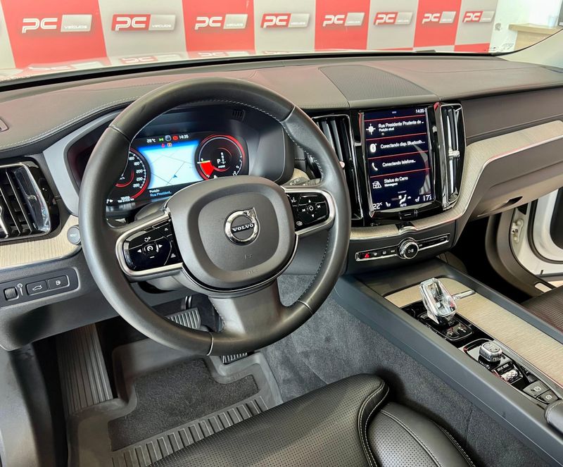 Volvo XC 60 T-8 INSCRIPTION 2.0 (Híbrido) 2019/2020 PC VEÍCULOS SANTA CRUZ DO SUL / Carros no Vale