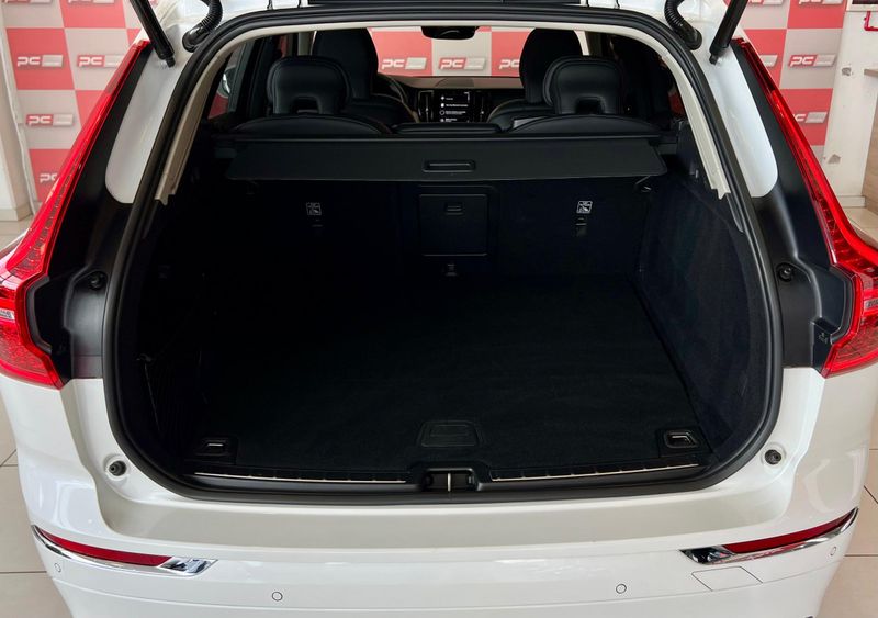 Volvo XC 60 T-8 INSCRIPTION 2.0 (Híbrido) 2019/2020 PC VEÍCULOS SANTA CRUZ DO SUL / Carros no Vale