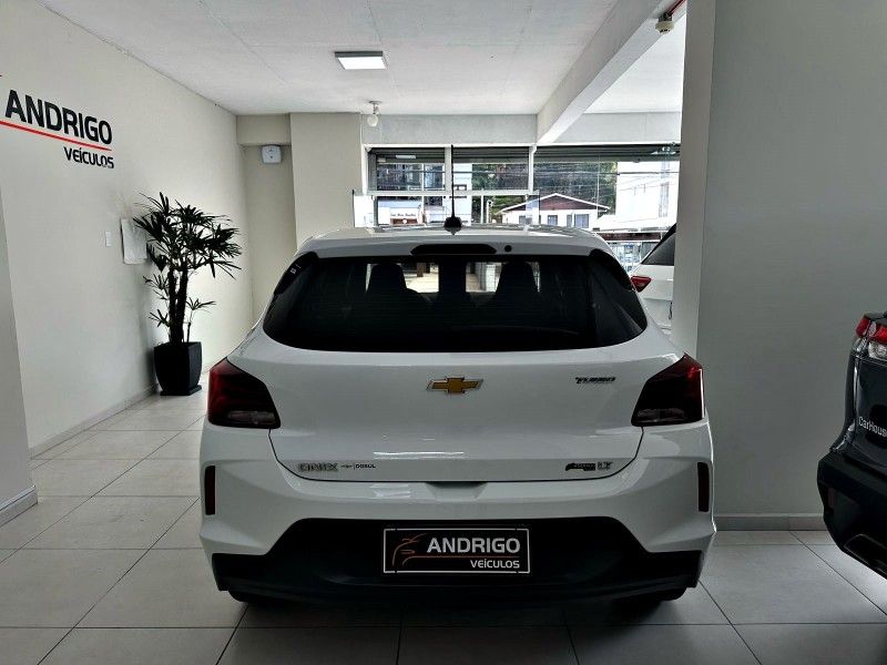CHEVROLET ONIX 1.0 LT 12V TURBO 2023/2023 ANDRIGO VEÍCULOS CAXIAS DO SUL / Carros no Vale