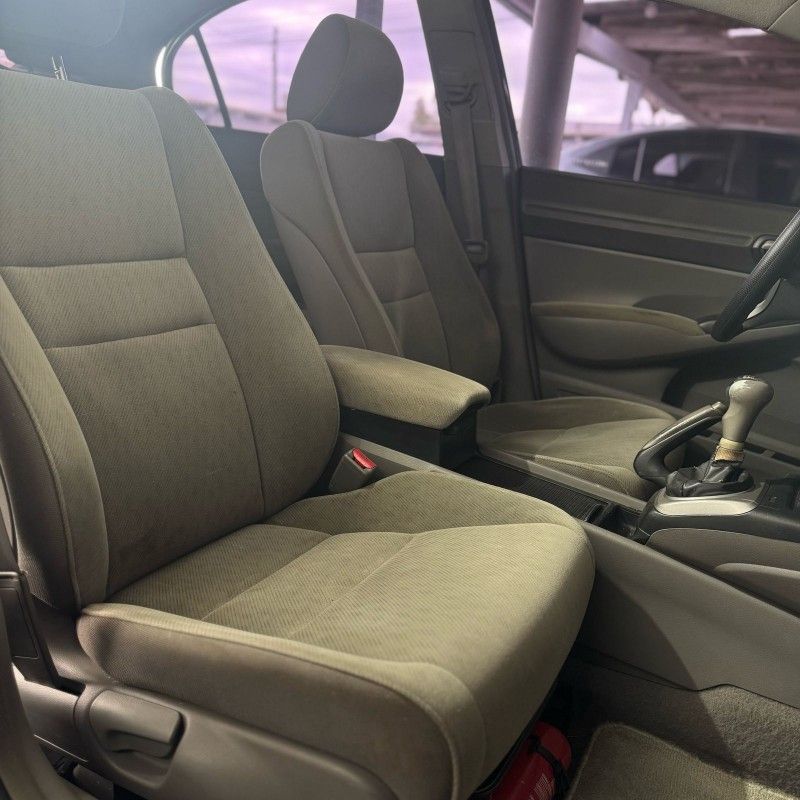 Honda CIVIC SEDAN LXL 2011/2011 SÉRGIO VEÍCULOS TEUTÔNIA / Carros no Vale