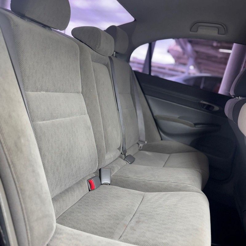 Honda CIVIC SEDAN LXL 2011/2011 SÉRGIO VEÍCULOS TEUTÔNIA / Carros no Vale