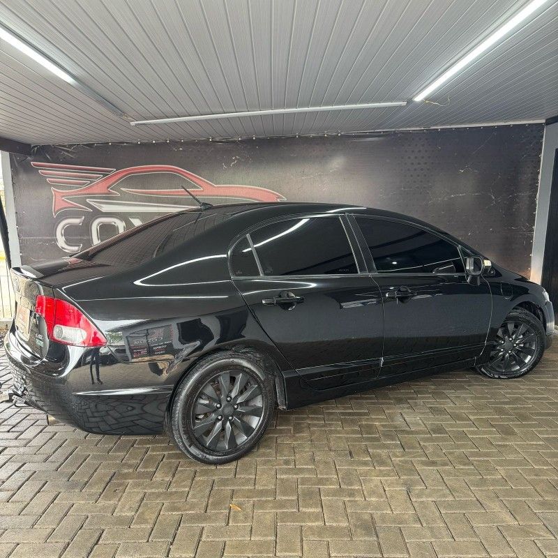 Honda CIVIC SEDAN LXL 2011/2011 SÉRGIO VEÍCULOS TEUTÔNIA / Carros no Vale