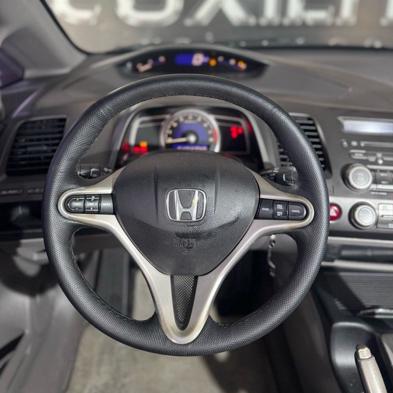 Honda CIVIC SEDAN LXL 2011/2011 SÉRGIO VEÍCULOS TEUTÔNIA / Carros no Vale