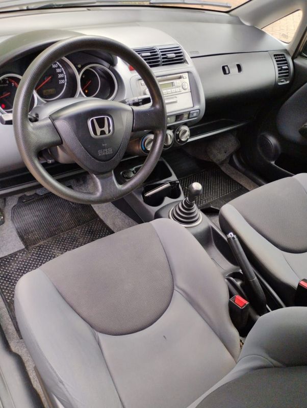 Honda FIT LXL 1.4 2006/2006 SÉRGIO VEÍCULOS TEUTÔNIA / Carros no Vale