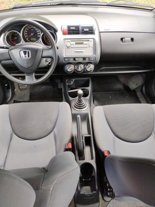 Honda FIT LXL 1.4 2006/2006 SÉRGIO VEÍCULOS TEUTÔNIA / Carros no Vale