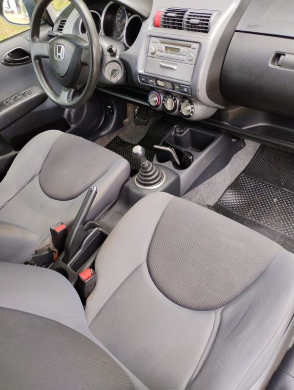Honda FIT LXL 1.4 2006/2006 SÉRGIO VEÍCULOS TEUTÔNIA / Carros no Vale