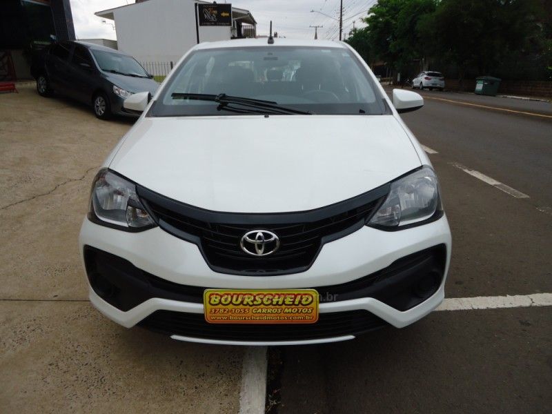 TOYOTA ETIOS 1.5 X PLUS 16V 2018/2019 BOURSCHEID CARROS E MOTOS SANTA CLARA DO SUL / Carros no Vale