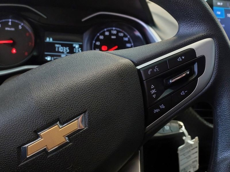 Chevrolet ONIX 1.0 FLEX LT MANUAL 2022/2023 BETIOLO NOVOS E SEMINOVOS LAJEADO / Carros no Vale
