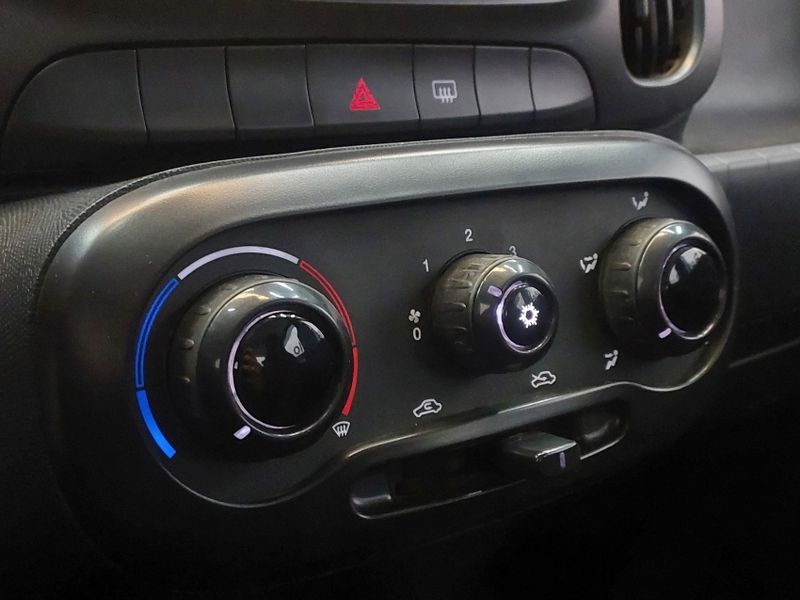 Fiat MOBI 1.0 EVO FLEX LIKE MANUAL 2021/2022 BETIOLO NOVOS E SEMINOVOS LAJEADO / Carros no Vale