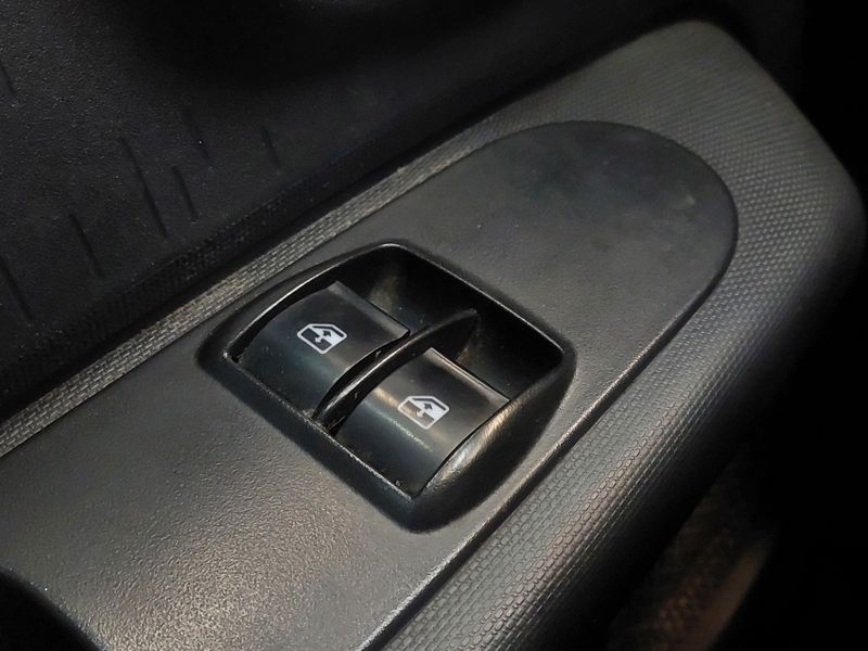 Fiat MOBI 1.0 EVO FLEX LIKE MANUAL 2021/2022 BETIOLO NOVOS E SEMINOVOS LAJEADO / Carros no Vale