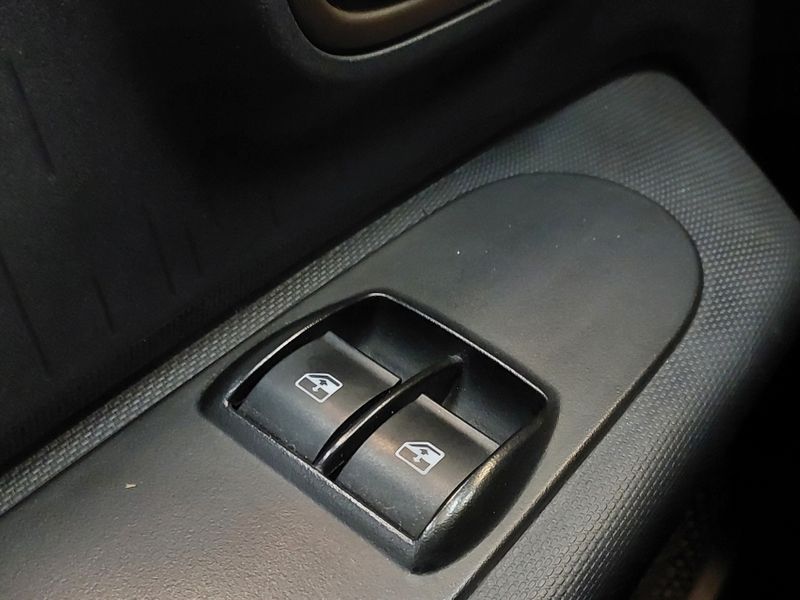 Fiat MOBI 1.0 EVO FLEX TREKKING MANUAL 2021/2022 BETIOLO NOVOS E SEMINOVOS LAJEADO / Carros no Vale